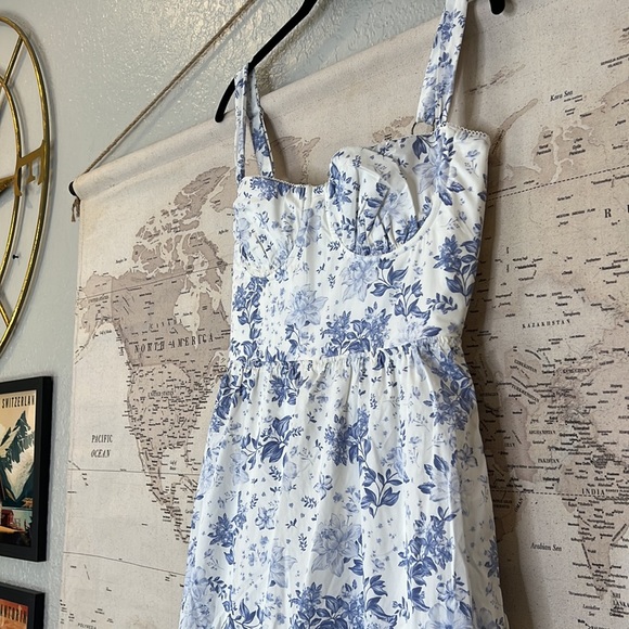 HOUSE OF CB 'Elia' Blue Print Midi Sundress NWOT - Picture 9 of 11